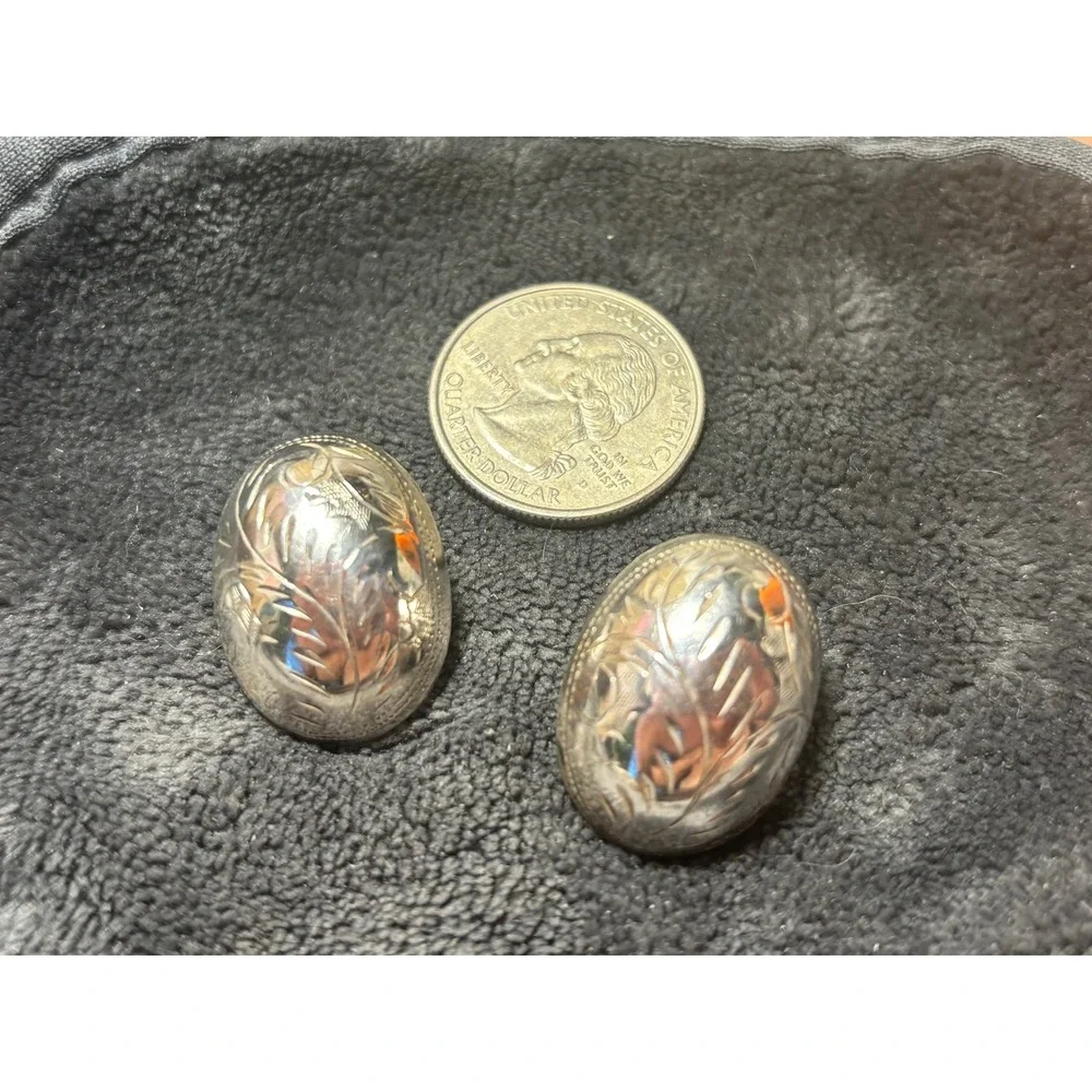 Vintage Taxco Mexico TA-1 925 Sterling Silver Engraved  Oval Dome Stud Earrings
